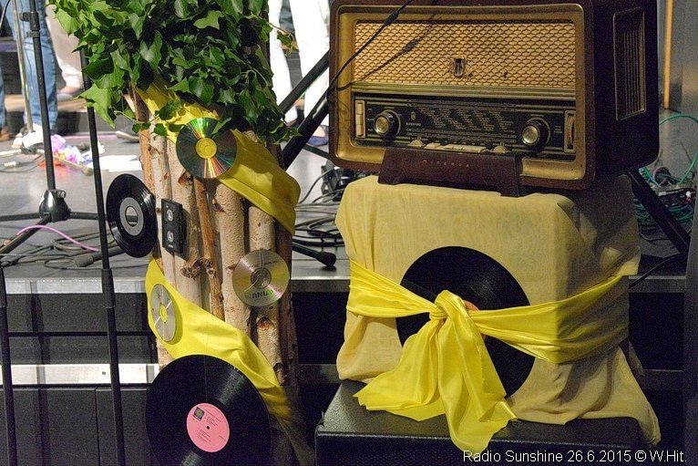 Radio Sunshine proudly presents: Hits & Favourites – Bild 01